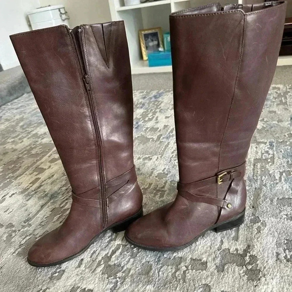 Shoes - Ralph lauren boots size 6